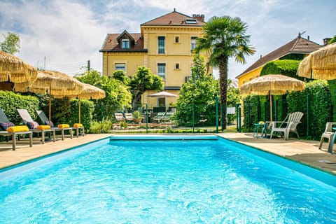 Property building, Swimming pool