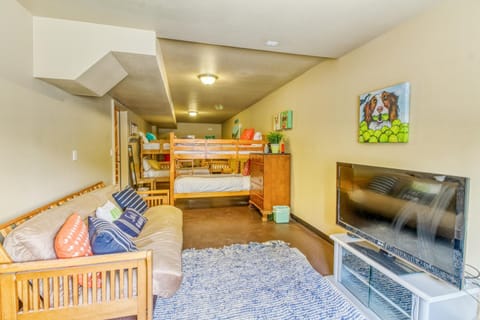 Beaches and Breezes on Wapato - 4 Bed 4 Bath Vacation home in Wapato Point House in Manson