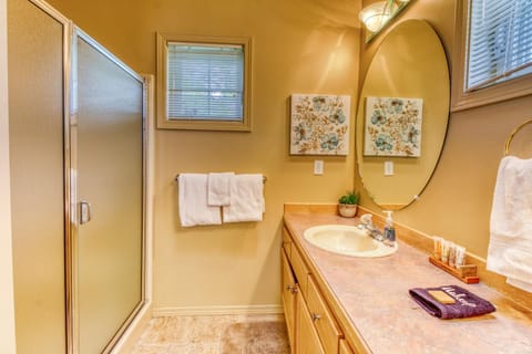 Beaches and Breezes on Wapato - 4 Bed 4 Bath Vacation home in Wapato Point House in Manson