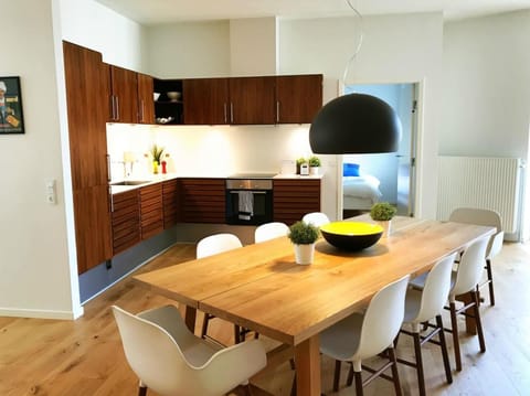 Kitchen or kitchenette, Dining area, Communal kitchen