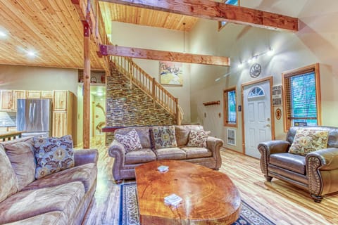 Pine Breeze Lodge Casa in Lake Wenatchee
