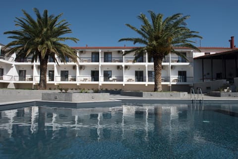 Property building, Pool view