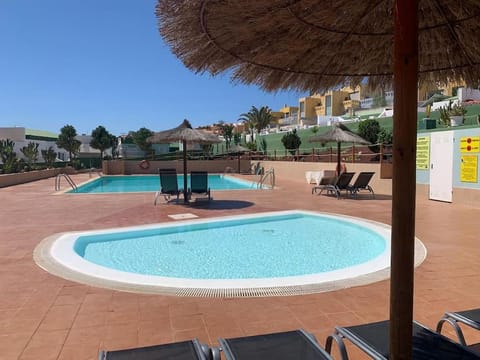 Pool view, Swimming pool, sunbed