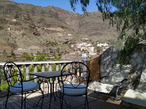 Balcony/Terrace, Mountain view