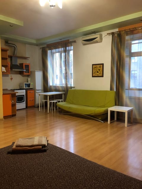 Квартира-студия на Котляра Apartment in Kharkiv