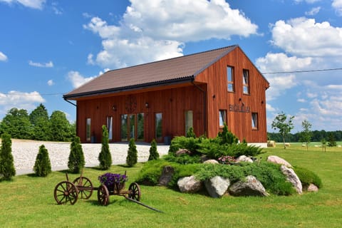 Property building, Spring, Day, Natural landscape, Garden, Garden view, Landmark view