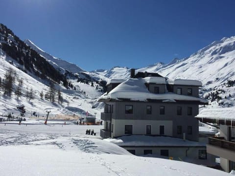 Property building, Skiing