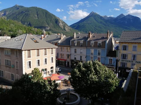 Balcony/Terrace, Mountain view