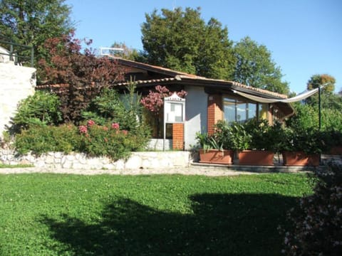 Ferienhäuschen CLAUDIO mit Pool in Tignale Apartment in Tignale