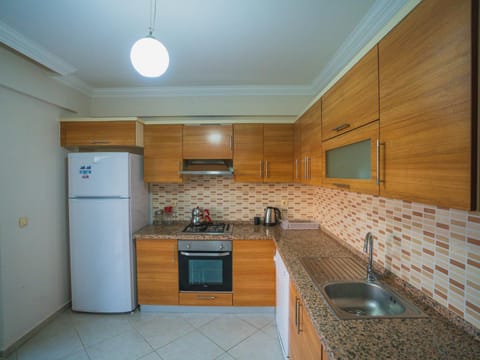 Kitchen or kitchenette, oven