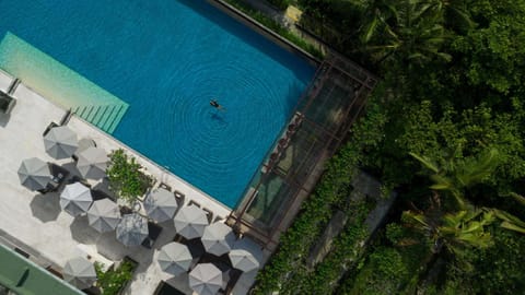 Bird's eye view, Swimming pool