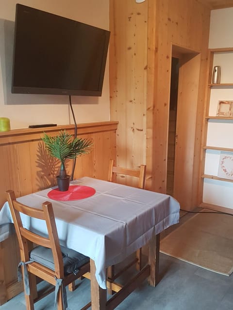 Chaleureux 2 pièces avec terrasse à Seez Apartamento in Bourg-Saint-Maurice