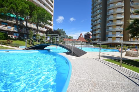 Property building, Pool view, Swimming pool