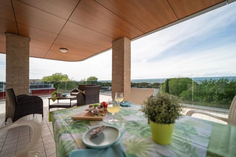 View (from property/room), Balcony/Terrace
