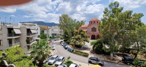 Neighbourhood, Mountain view, Street view, Location, Parking