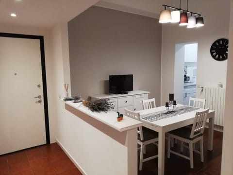 TV and multimedia, Dining area