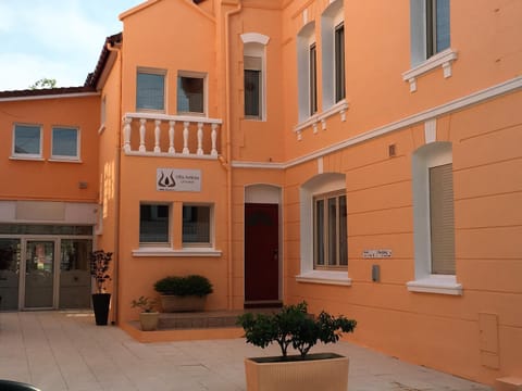 Facade/entrance, Day