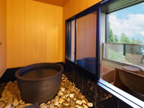 Rakuyu Ryokan in Shizuoka Prefecture