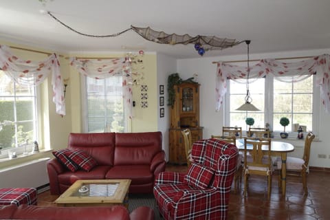 beliebtes FH "Möwe" nur 2 Minuten vom Strand WLAN inklusiveAnkommen und Wohlfühlen House in Zingst