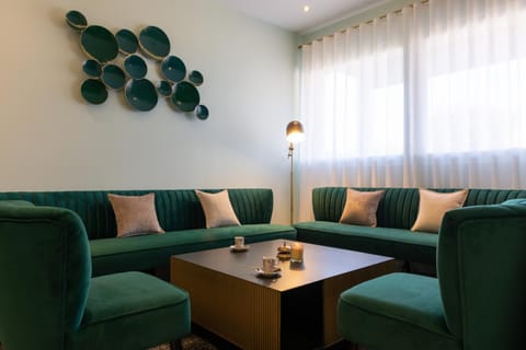 Living room, Lounge or bar, Seating area
