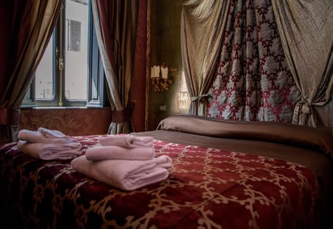 Antica Dimora Delle Cinque Lune Hotel in Rome