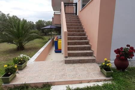 Facade/entrance, Garden view