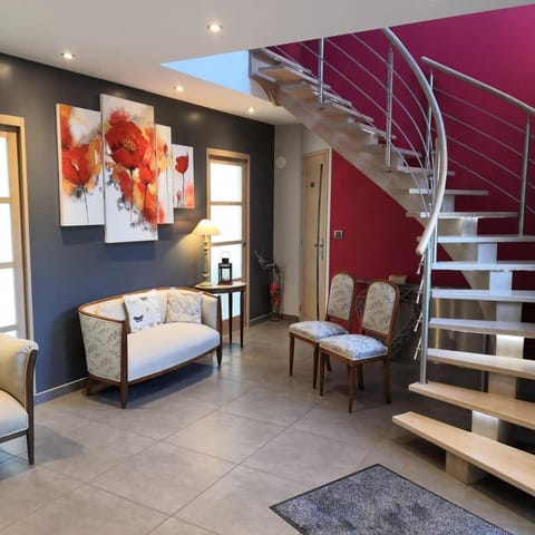 Lobby or reception, Internal: Not applicable to any particular room