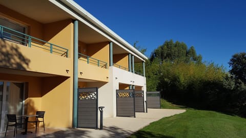 Property building, Facade/entrance, Balcony/Terrace