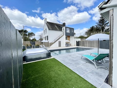 Patio, Pool view, Swimming pool, sunbed