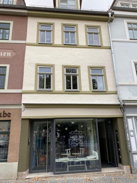 Property building, Facade/entrance