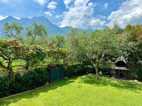 Olive Garden Apartment in Riva del Garda