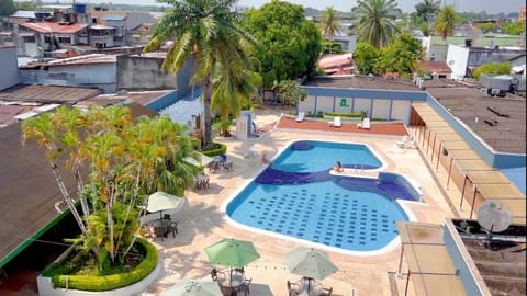 Bird's eye view, Pool view