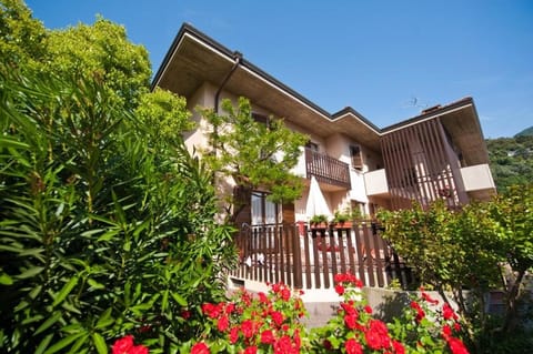 Facade/entrance, Garden view