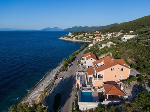 Neighbourhood, Natural landscape, Bird's eye view, Beach, Sea view