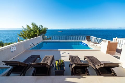 Balcony/Terrace, Pool view, Sea view, Swimming pool