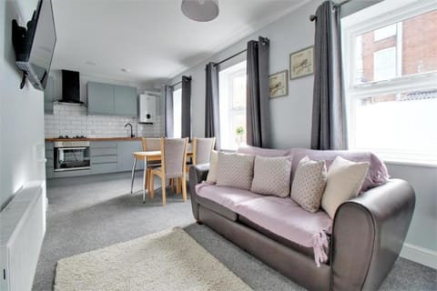 Nelson By The Docks Serviced Apartments by Roomsbooked Condominio in Gloucester
