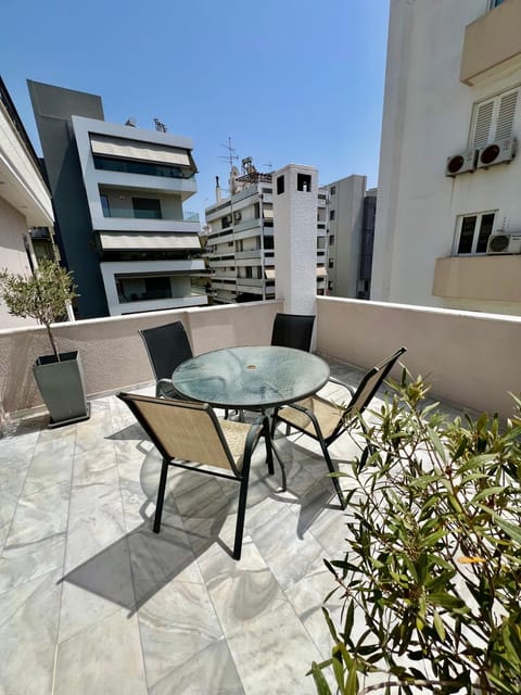 Brand new brilliant apartment at Athenian Riviera Eigentumswohnung in Alimos