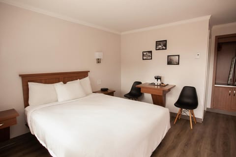 Motel Newstar Laval Hotel in Laval