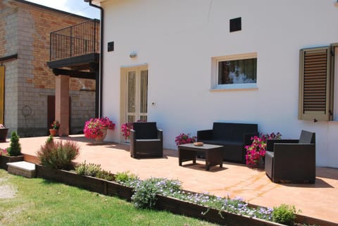 Casa Con Vista Holiday Rentals, Jasmine Apartment in Abruzzo