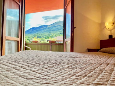 Bed, Photo of the whole room, Bedroom, Mountain view