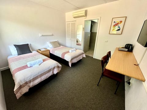 Mount Beauty Motor Inn Motel in Tawonga South