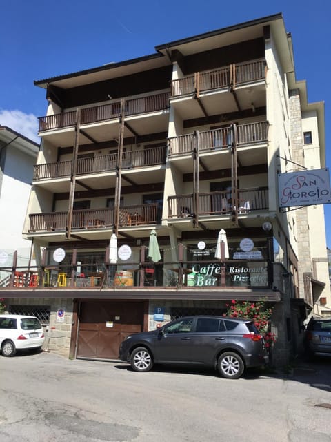 Walking distance from chairlift and center-60 sq m Wi-Fi Copropriété in Sauze d'Oulx