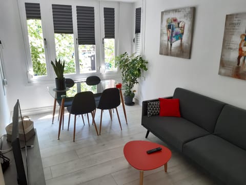 Apartamento Somosierra a 5 minutos del centro histórico para 7 personas Apartment in Logrono