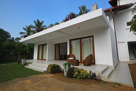 Colibri Villa Bed and Breakfast in Western Province