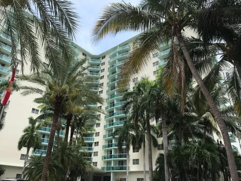 The Thides Condo in Hollywood Beach
