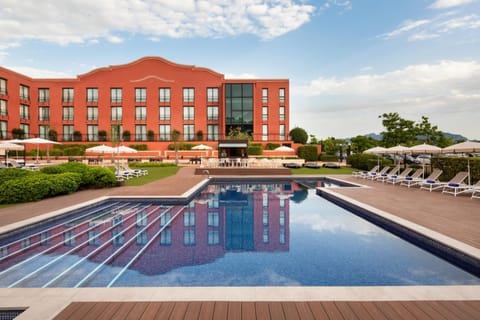 Facade/entrance, Garden, Swimming pool