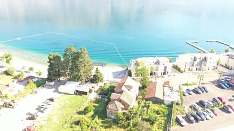 Property building, Bird's eye view, Beach, Sea view, Parking