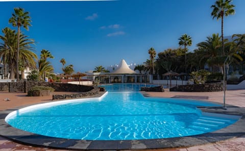 Luxury estudio en Playa Roca a primera linea del mar Condominio in Costa Teguise