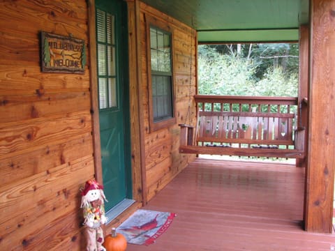 Cozy Creek Cabin House in Gatlinburg