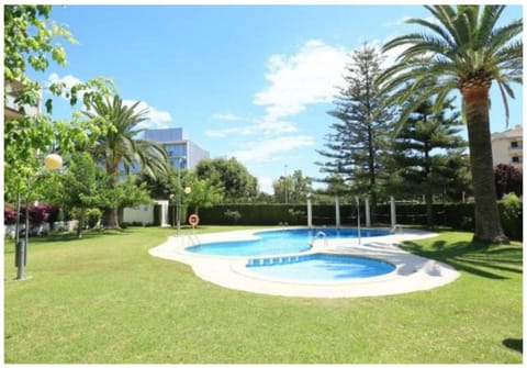 Property building, Garden, Swimming pool, Swimming pool